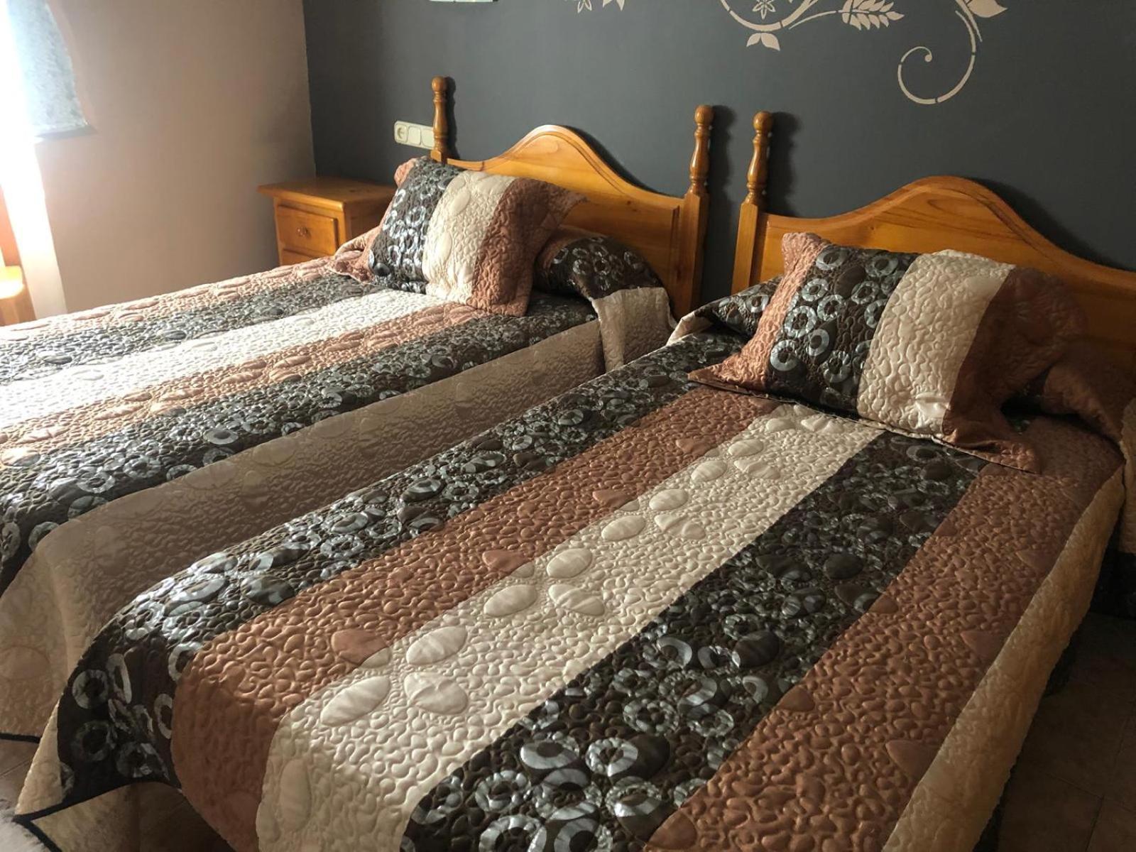 Hostal Ekaitza Hotel Лесака Екстериор снимка