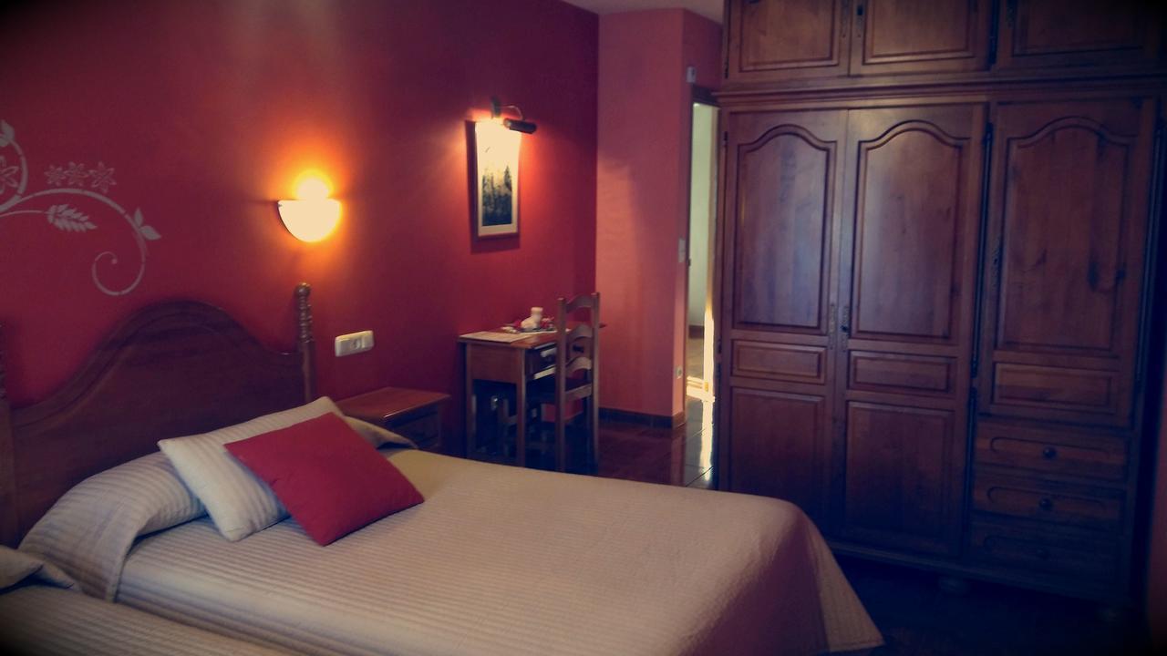 Hostal Ekaitza Hotel Лесака Екстериор снимка